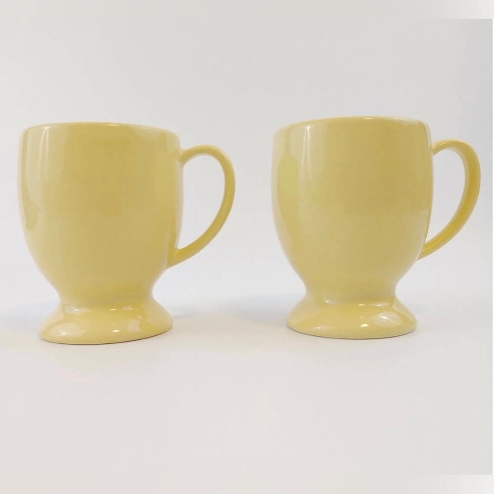 ☕️SLAH Set of Two Butter Pedestal Coffee Mugs EUC